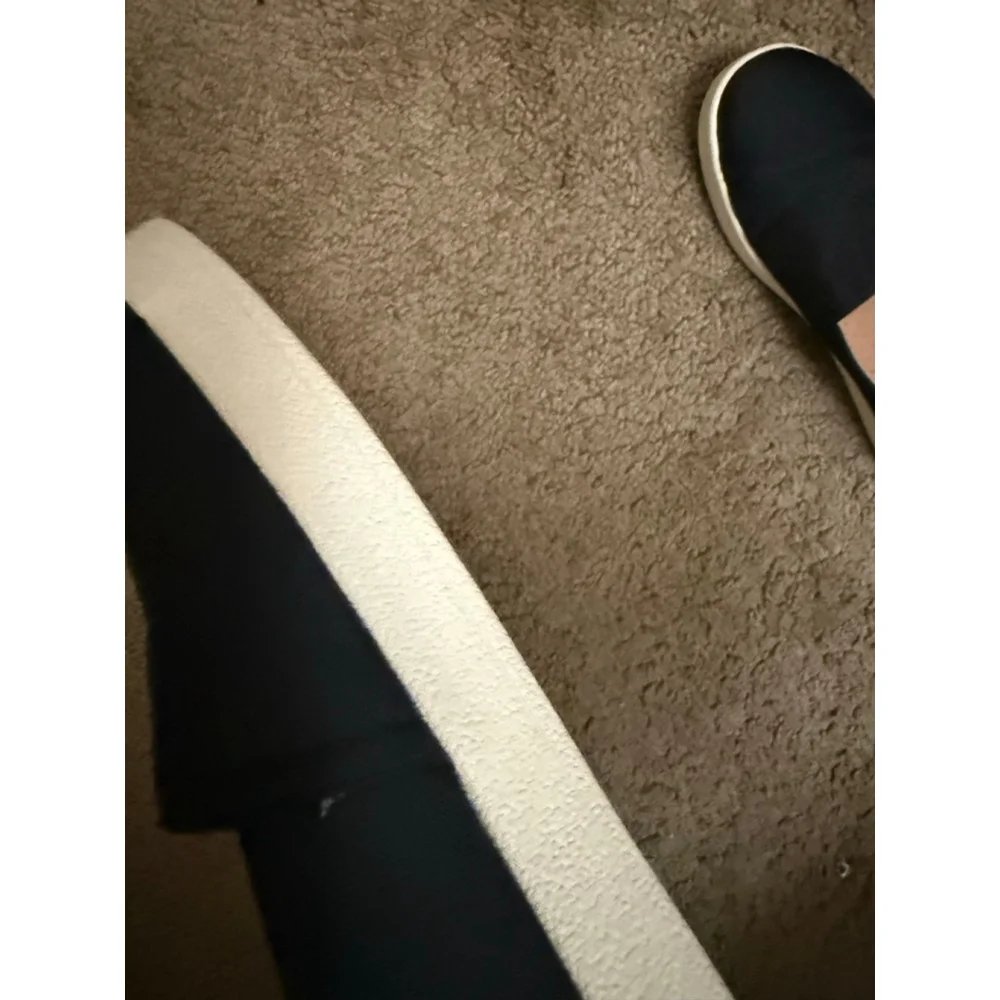 Women's TOMS Black & White Slip-On Flats US 7